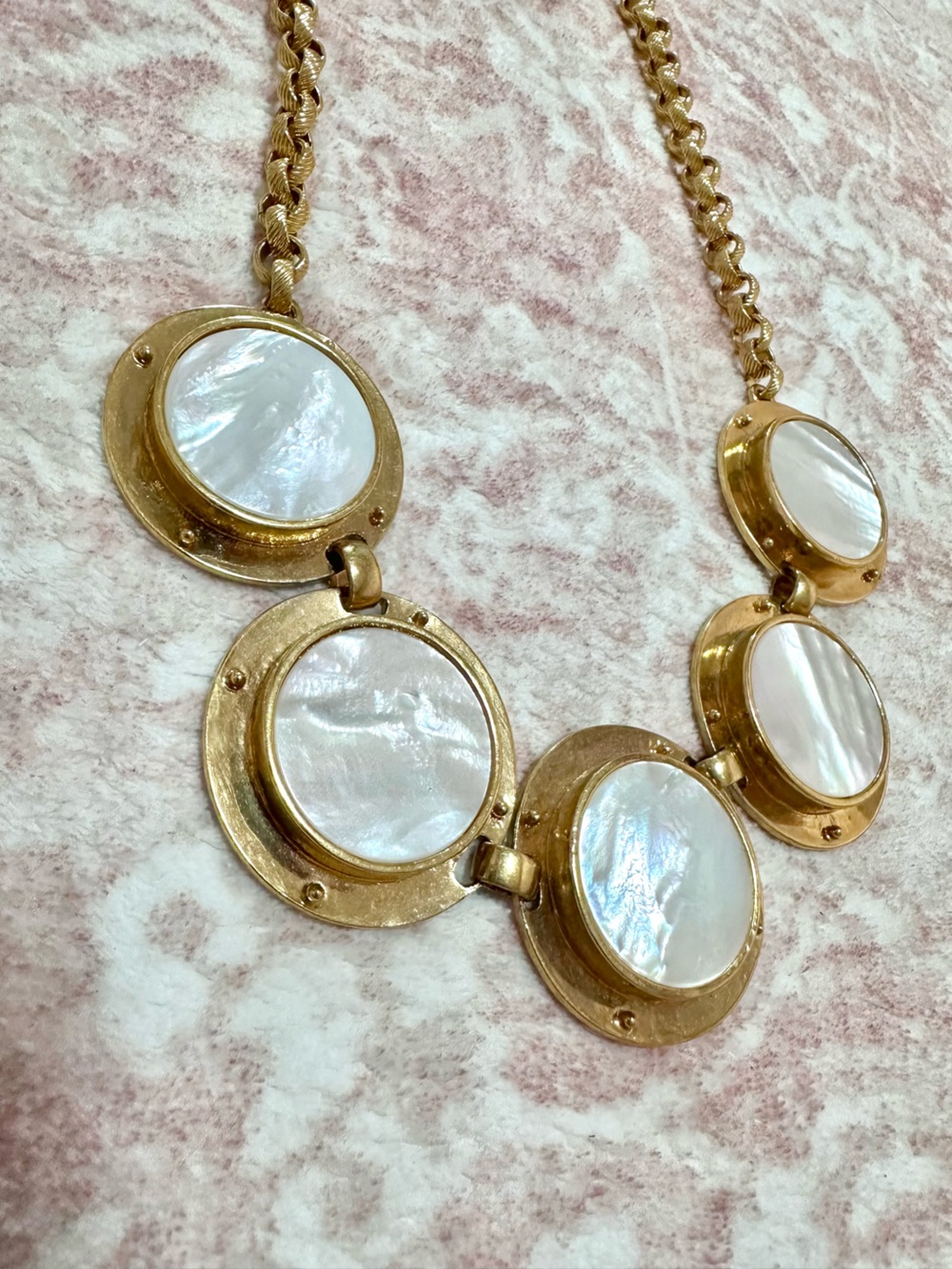 KATE SPADE ♠️ Mother Of Pearl “All Aboard” Necklace - Picture 3 of 9
